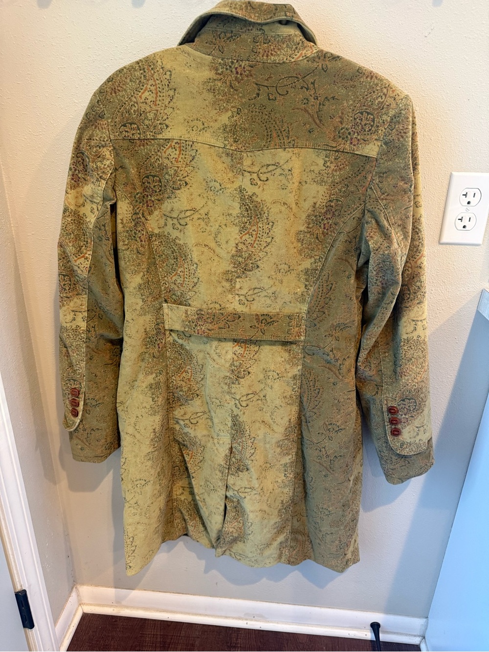 Vintage Express Women's Olive Green Paisley Double-Breasted Coat - Picture 6 of 8